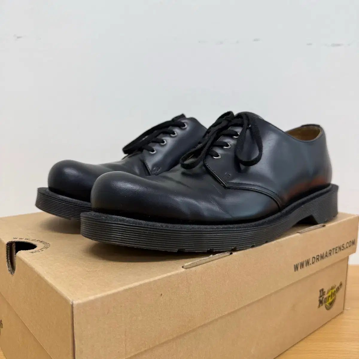DR. MARTENS アルバニー 4ホール ダービーシューズ ブラック UK8