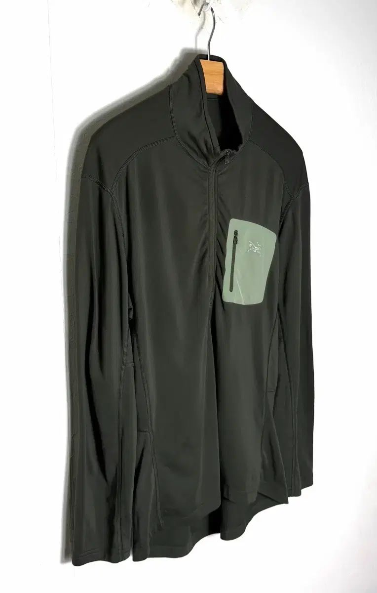 ARC'TERYX アークテリクス 長袖Tシャツ