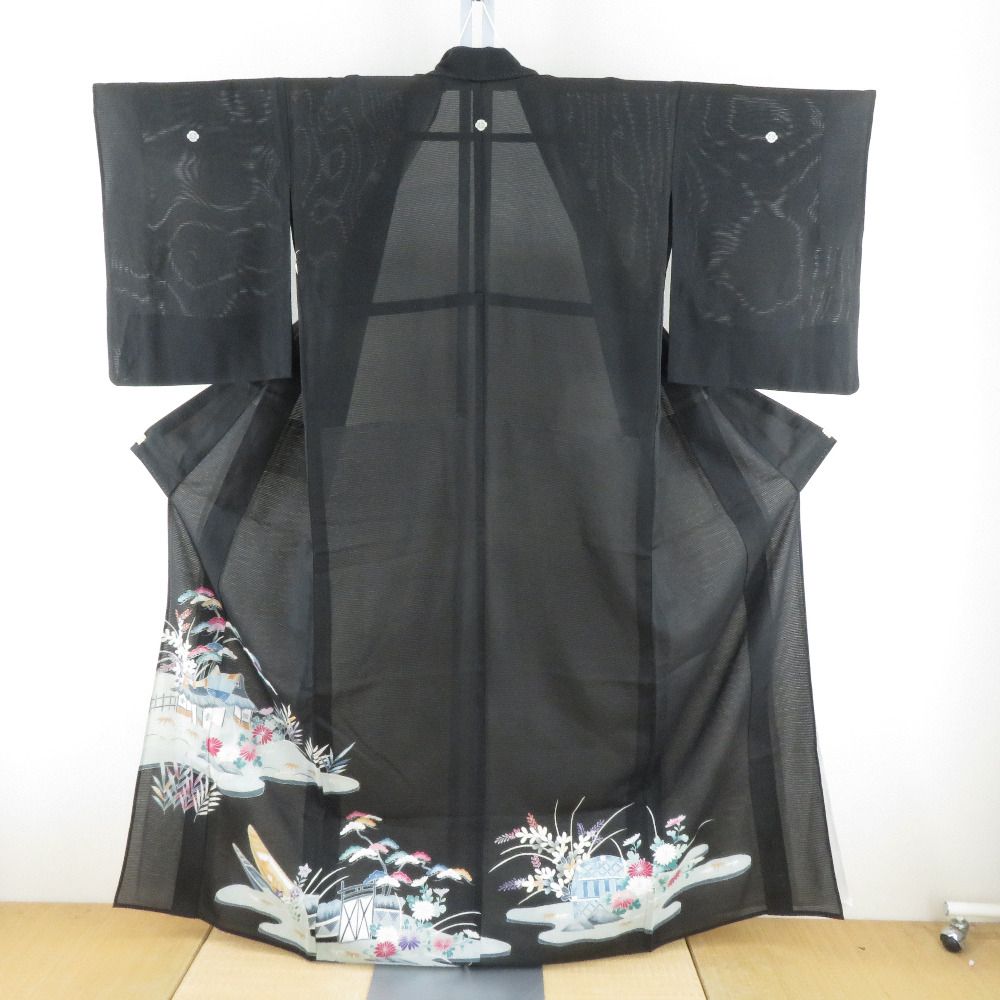 夏着物 黒留袖 夏用 絽 黒色ｘ多色 風景文様 箔入り 木瓜紋 夏物 仕立て上がり フォーマル 身丈159cm