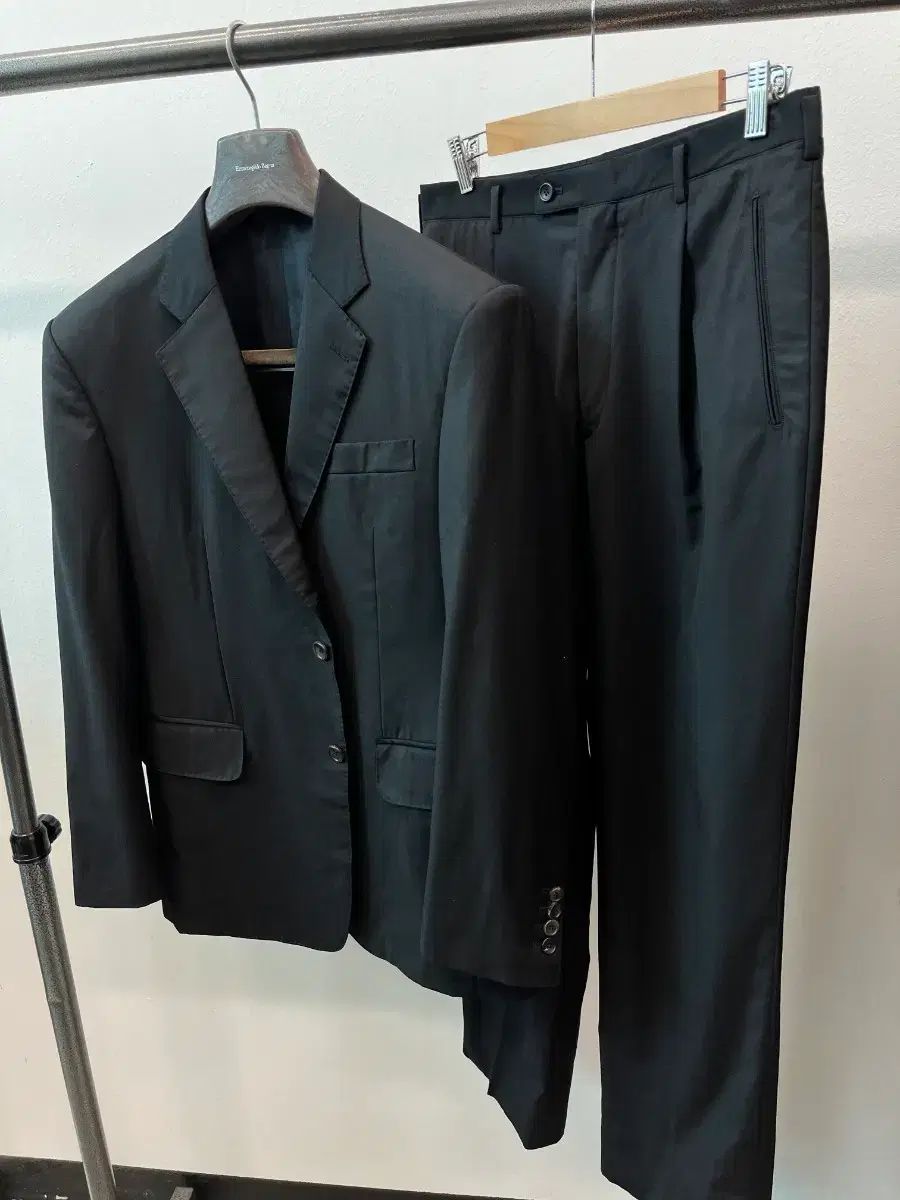 100-105 31) Ermenegildo Zegna エルメネジルドゼニア クチュール スーツ 42,874円