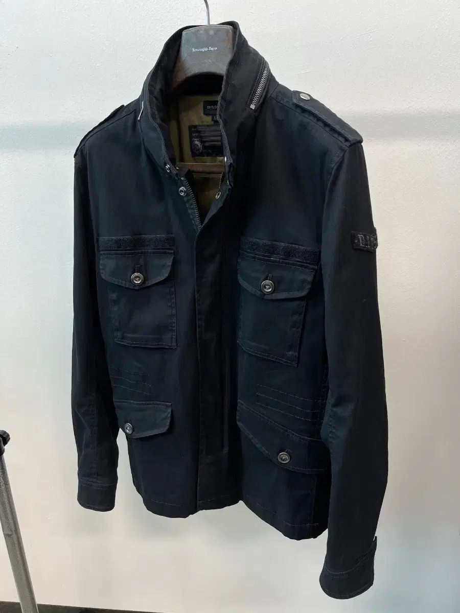 100-105) DIESEL ブラック マウンテンパーカー