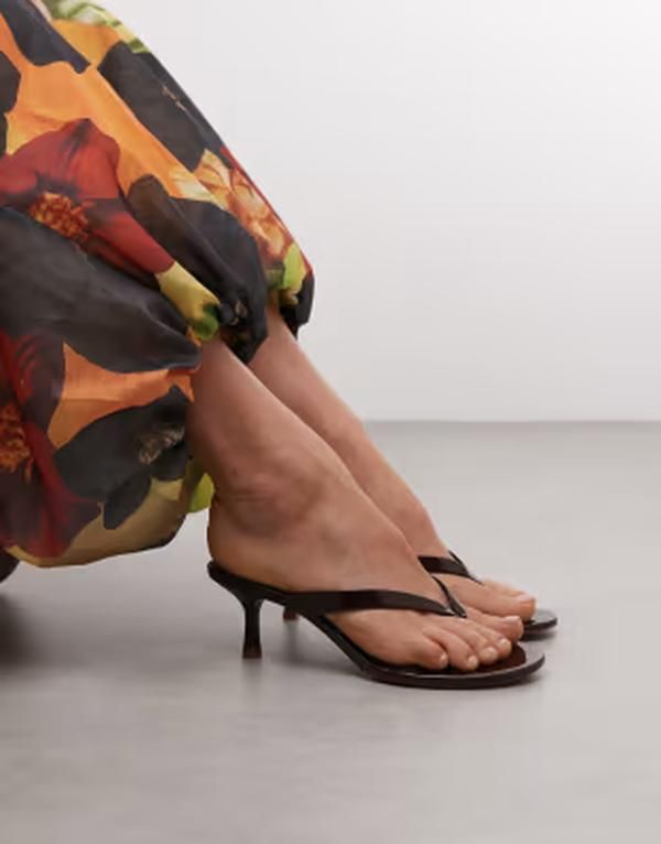 マンゴ レディース シューズ サンダル ヒール Mango heeled flip flop sandals in chocolate チョコレート
