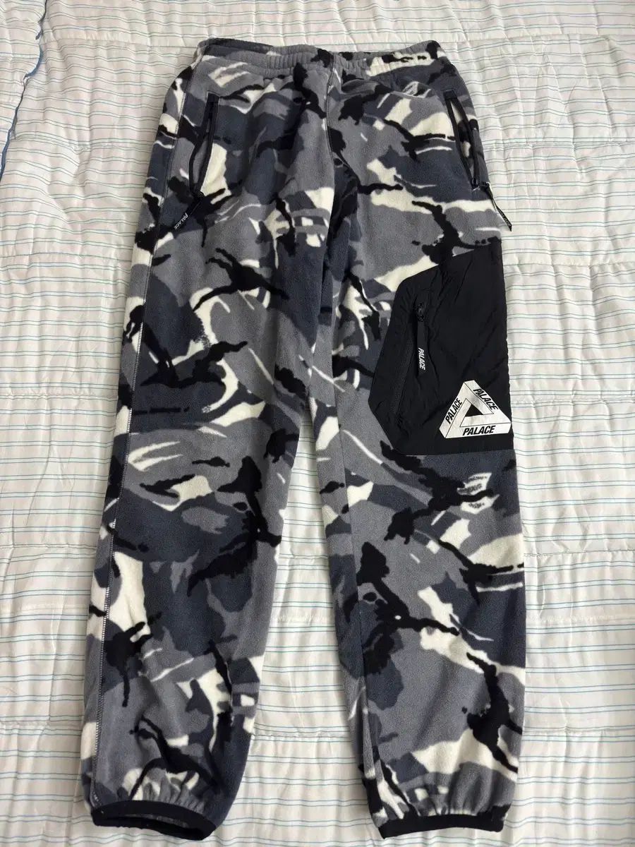 S) PALACE スノウカモ パンツ