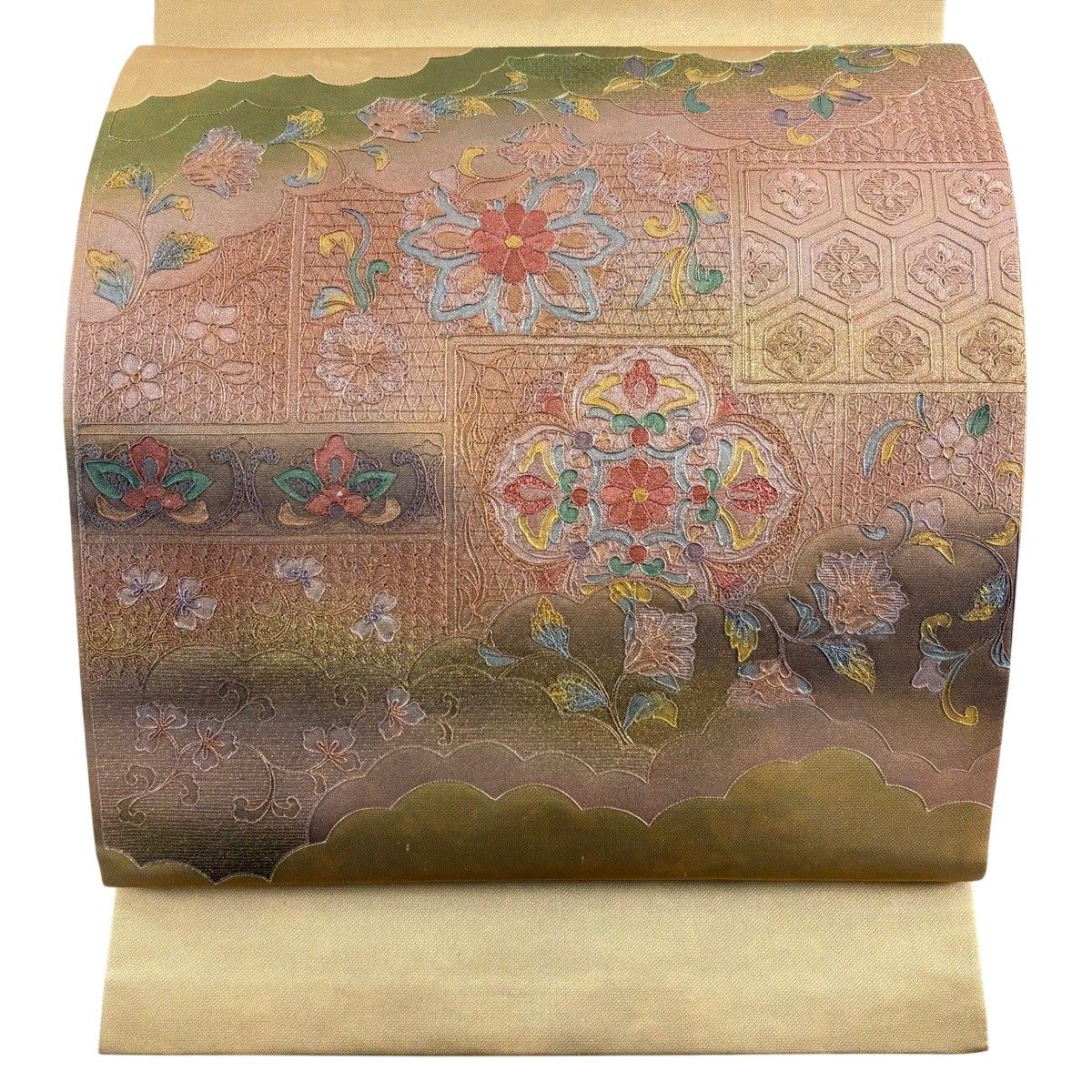 【美品】 袋帯 秀品 華文 草花 金糸 金彩 薄ピンク お太鼓柄 正絹 【中古】 7,040円