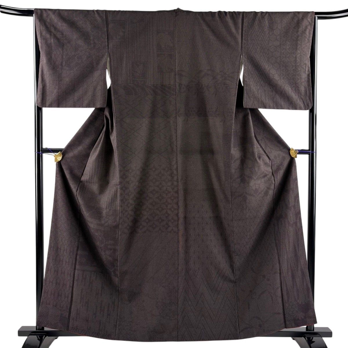 【美品】 紬 身丈161cm 裄丈64.5cm M 袷 寄せ柄 亀甲絣 焦茶色 正絹 秀品 【中古】