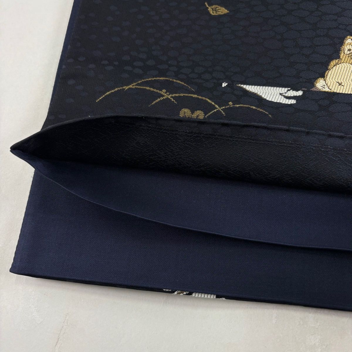 【美品】 袋帯 逸品 フクロウと月 狸と猫 箔 濃紺 六通 正絹 【中古】 【美品】 袋帯 逸品 フクロウと月 狸と猫 箔 濃紺 六通 正絹 【中古】