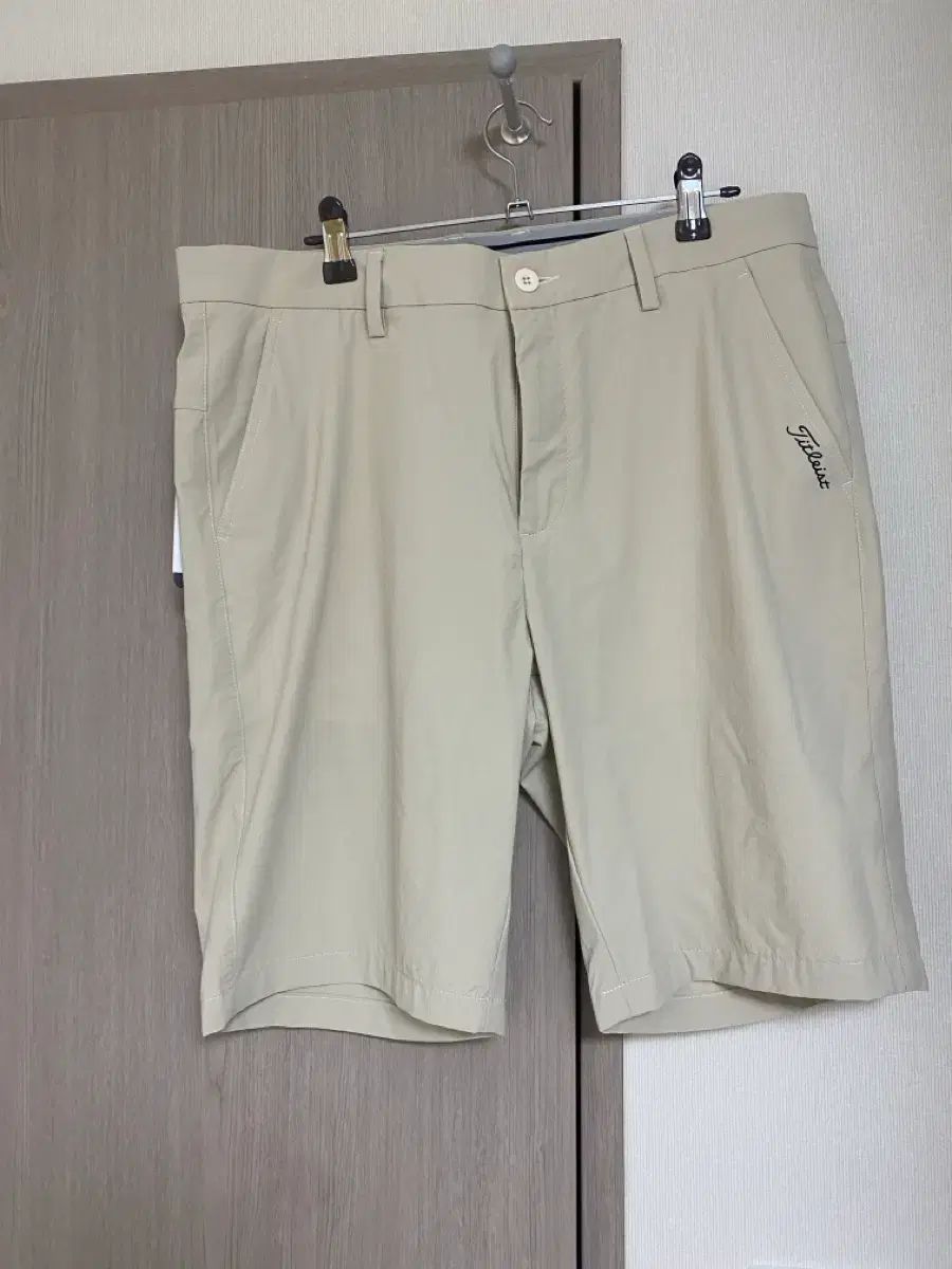 新品) タイトリスト ゴルフ ハーフパンツ ベージュ 7,562円