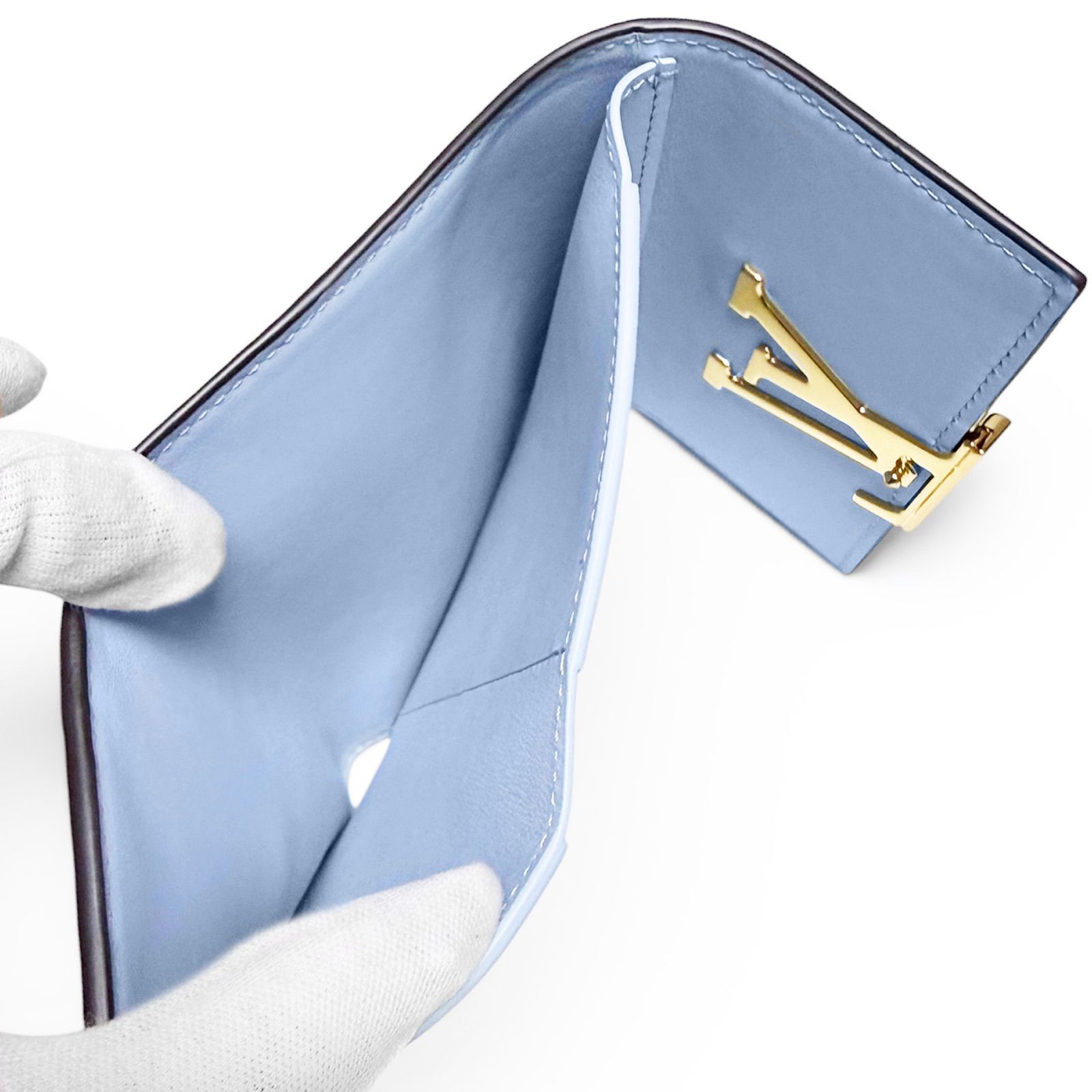 【新品・未使用品】ルイ ヴィトン LOUIS VUITTON カプシーヌ コンパクト 三つ折り 財布 コイン カード ケース クロコダイル レザー ガレ ベージュ ミントブルー N89956 箱付 【新品・未使用品】ルイ ヴィトン LOUIS VUITTON カプシーヌ コンパクト 三つ折り 財布 コイン カード ケース クロコダイル レザー ガレ ベージュ ミントブルー N89956 箱付