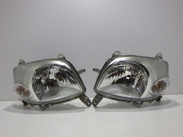 エッセ　ヘッドライト　左右　ハロゲン　L235S　L245S　100-51824　コーティング　美品　260717006