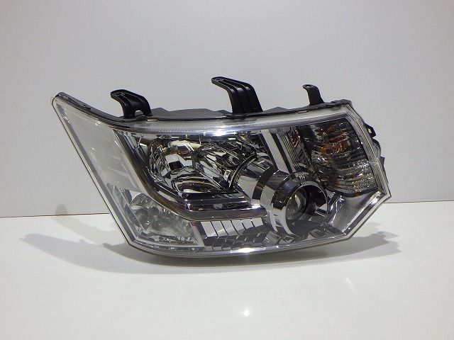 デリカD5　右ヘッドライト　HID　CV1W　CV2W　CV4W　CV5W　前期　100-81918　8301D292　コーティング　美品　260717003