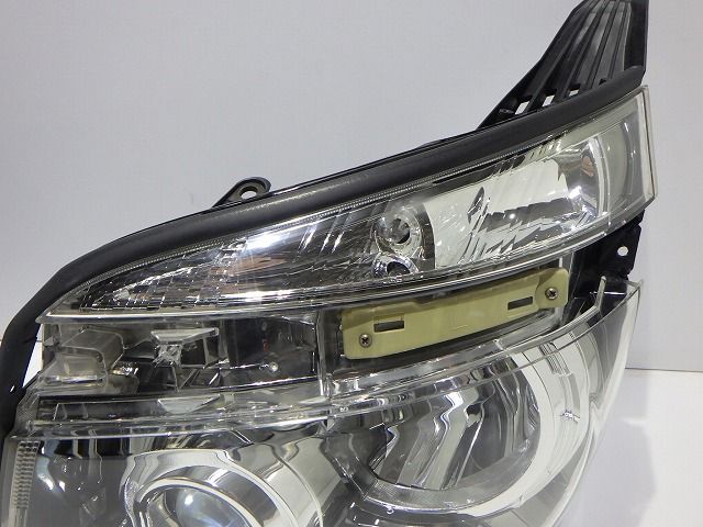 70系ヴォクシー ヘッドライト左右 HID ZRR70 ZRR75 前期 28-203 V9