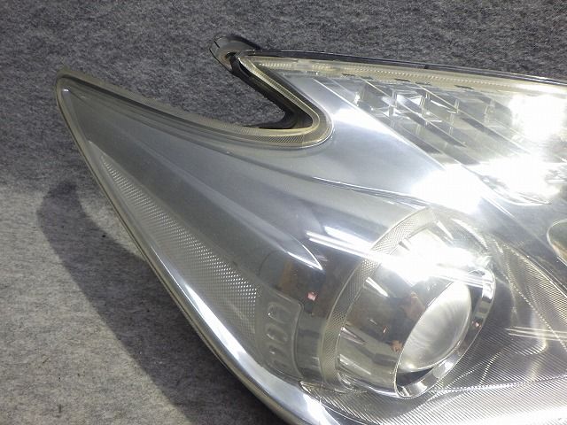 プリウス　ヘッドライト　左右　ハロゲン　ZVW30　前期　47-29　ホ　レべ付　260725217