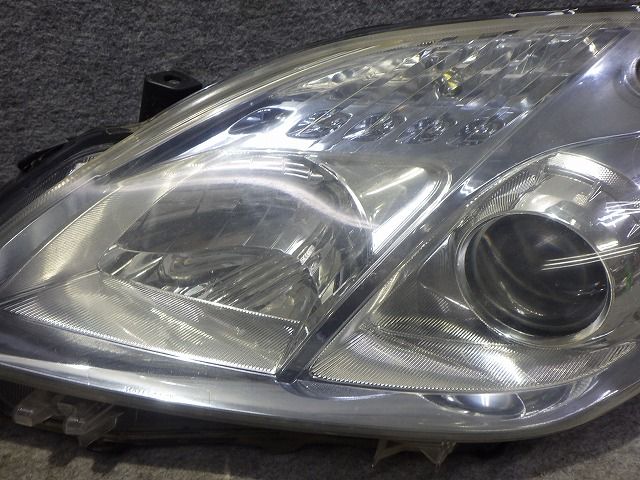 プリウス　ヘッドライト　左右　ハロゲン　ZVW30　前期　47-29　ホ　レべ付　260725217