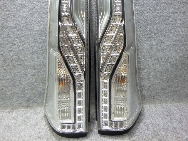 セレナ テール 左右 C26 HFC26 後期 220-23682 ハイウェイスター S