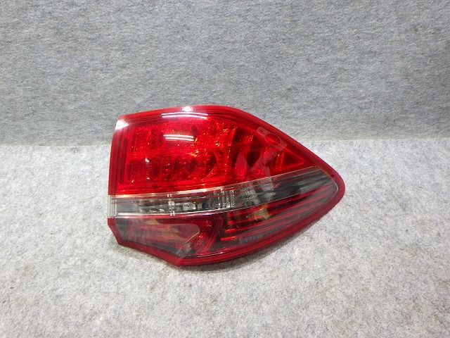 200系 クラウン ロイヤル 前期 GRS200 GRS201 GRS202 GRS204 2008年 LED玉切れ無 260730039 9,240円