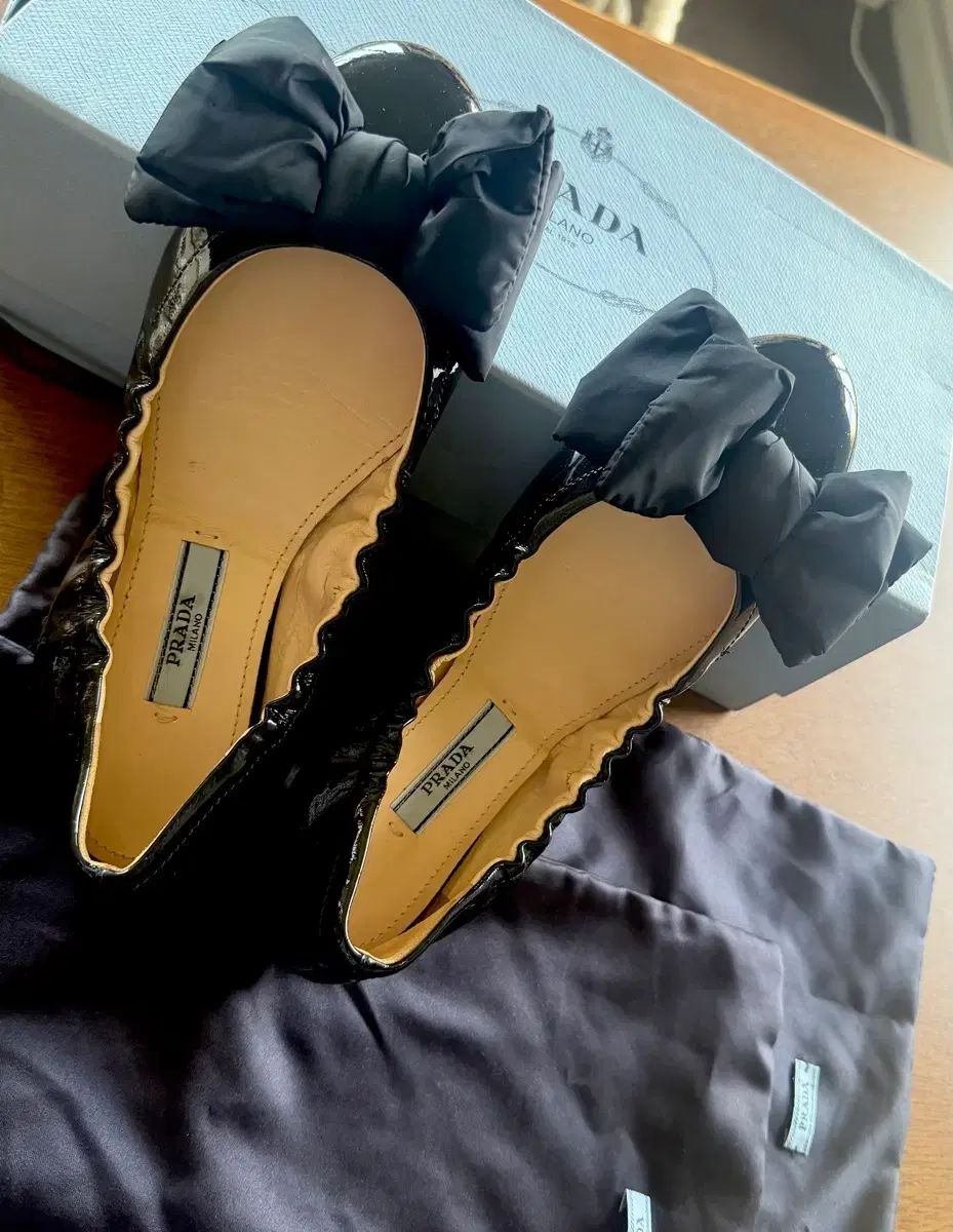 プラダ フラットシューズ 新品 35/220 44,974円