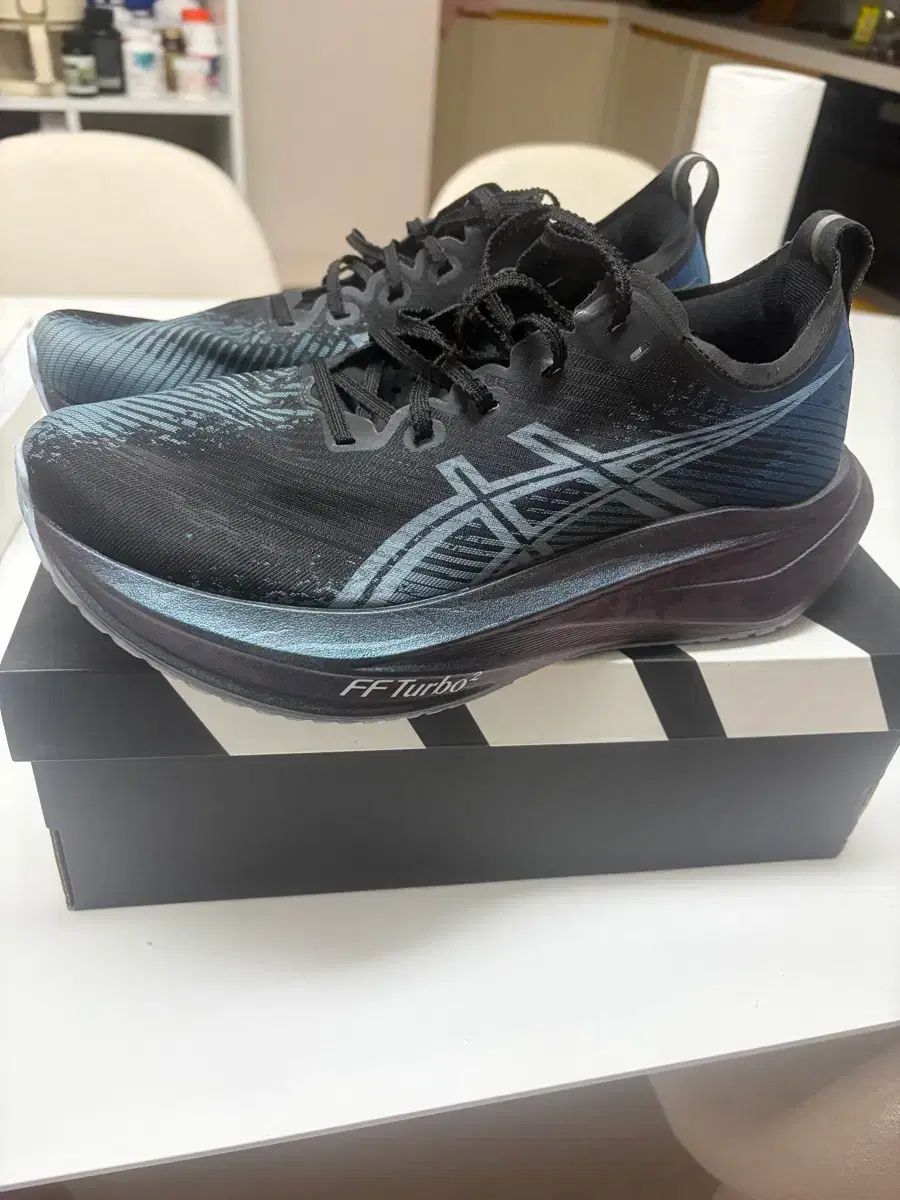 アシックス MEGA BLAST 260 29,923円
