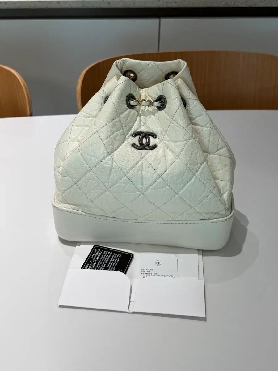 シャネル バックパック オールホワイト 241,734円