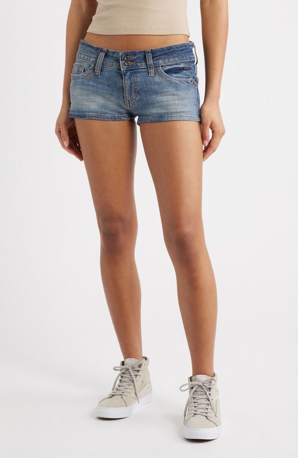アーバンアウトフィッターズ レディース ボトムス デニムパンツ ローライズ ショートパンツ BDG Urban Outfitters Piper Low Rise Denim Shorts LIGHT