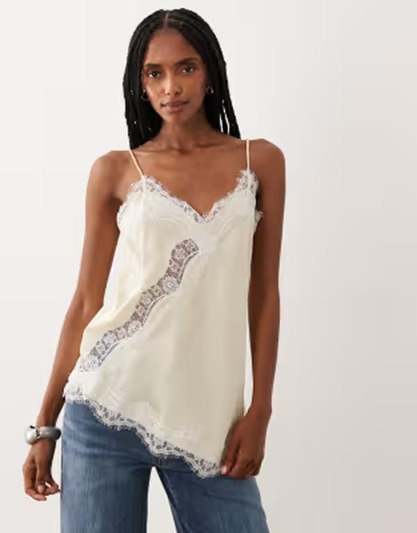ジェイディーワイ レディース トップス シャツ アシンメトリー レース JDY asymmetricami top with lace detailing in buttermilk Double C 13,075円