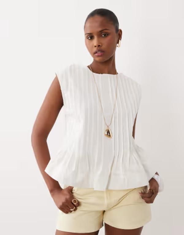 エイソス レディース トップス タンクトップ ノースリーブ ASOS DESIGN pleat front sleeveless top in cream クリーム 12,946円