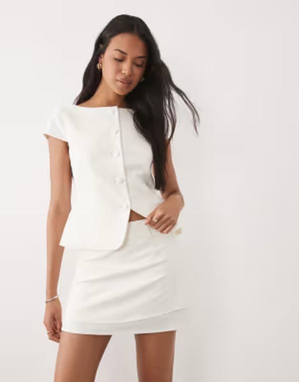 エイソス レディース ボトムス ハーフパンツ・ショーツ ミニ ASOS DESIGN Tailo red wrap mini skort in cream クリーム 15,895円