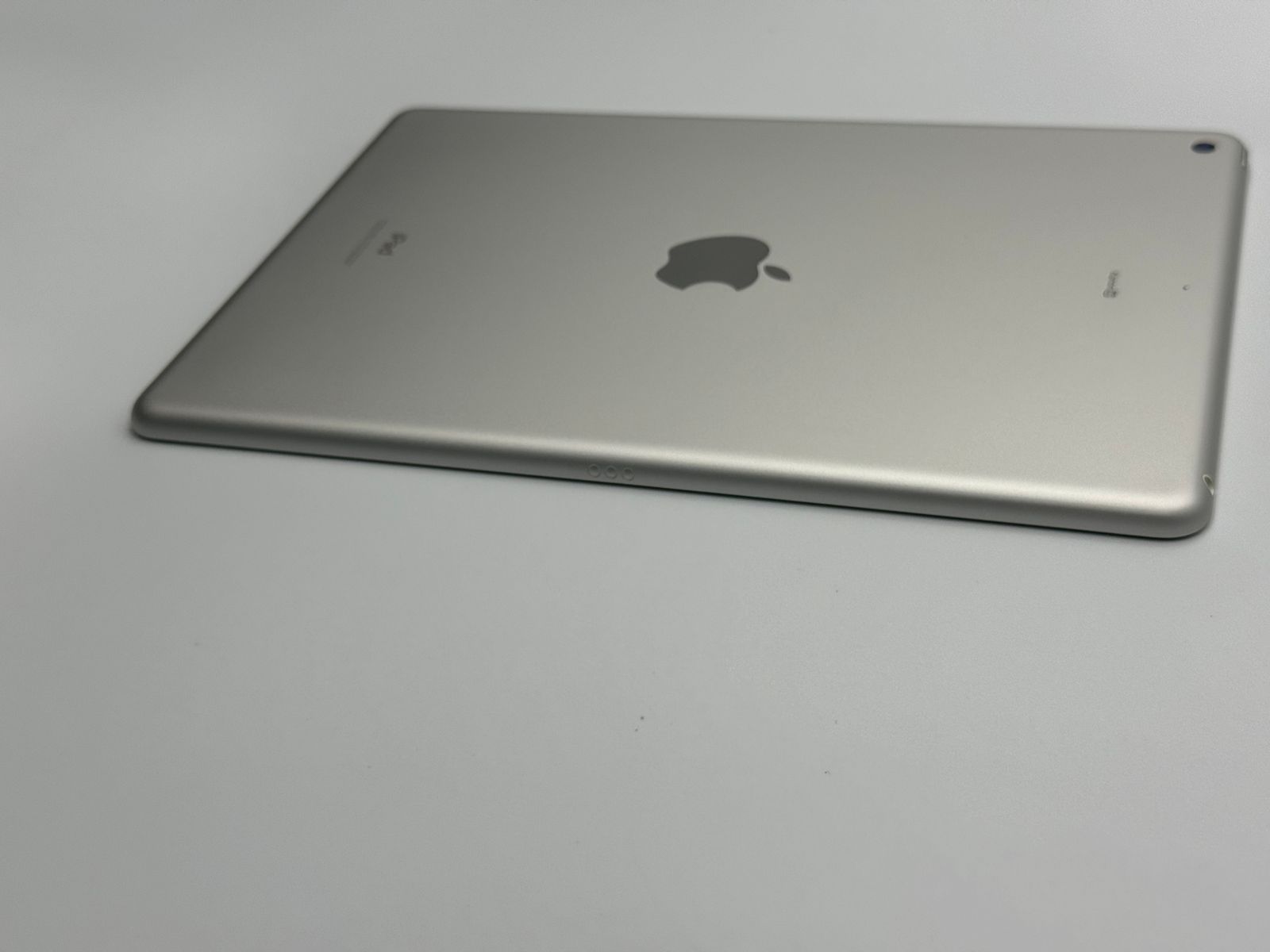 中古C】iPad 第9世代 64GB シルバー Wi-Fi バッテリー【93%】 【公式通販】