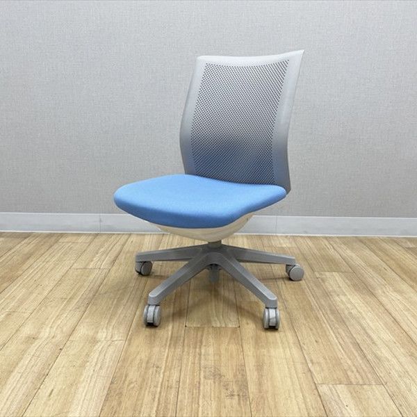 オムネスチェア エラストマー オフィスチェア 肘無 オカムラ ライトグレー アクアブルー