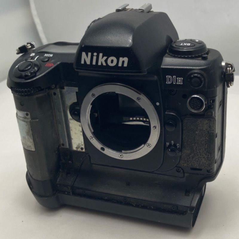 ☆ Nikon ニコン D1H デジタル一眼 ボディ ストラップ付き 6,080円