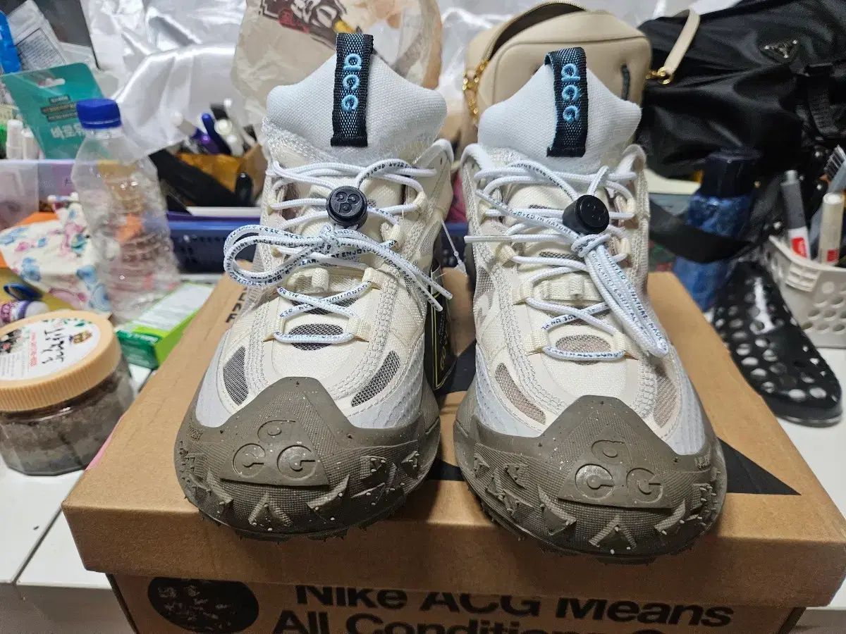 NIKE ACG GORE-TEX ゴアテックス 登山靴 ベージュ 12,084円