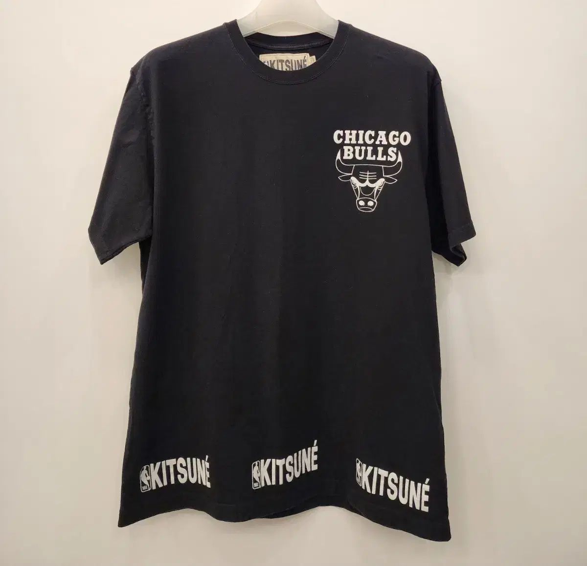 キツネ Chicago Bulls（シカゴ・ブルズ）コラボ 半袖 Tシャツ ブラック 8,153円