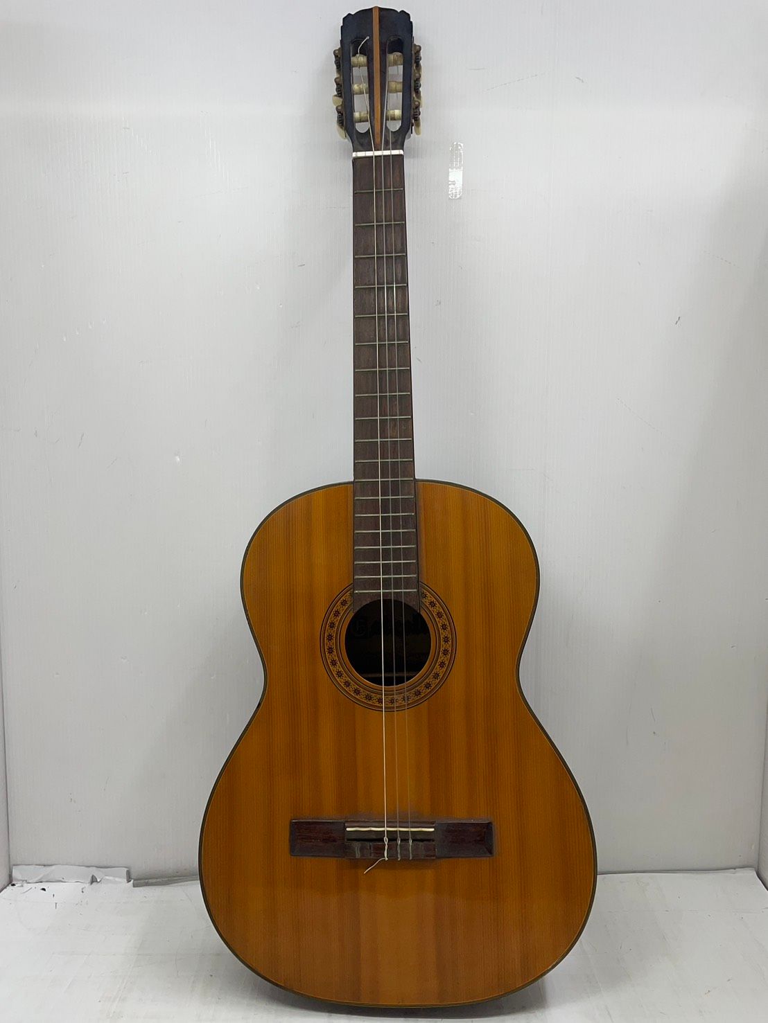 free shipping h15753 Estrella Estrella vintage classical guitar gut guitar string instrument current condition