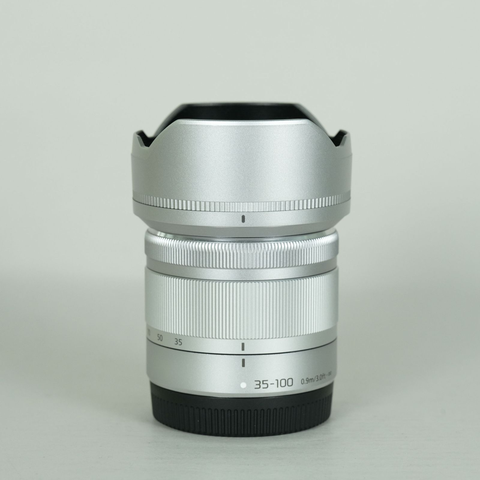 [並品 | フード付] Panasonic LUMIX G VARIO 35-100mm / F4.0-5.6 ASPH. / MEGA O.I.S. [シルバー] | マイクロフォーサーズマウント