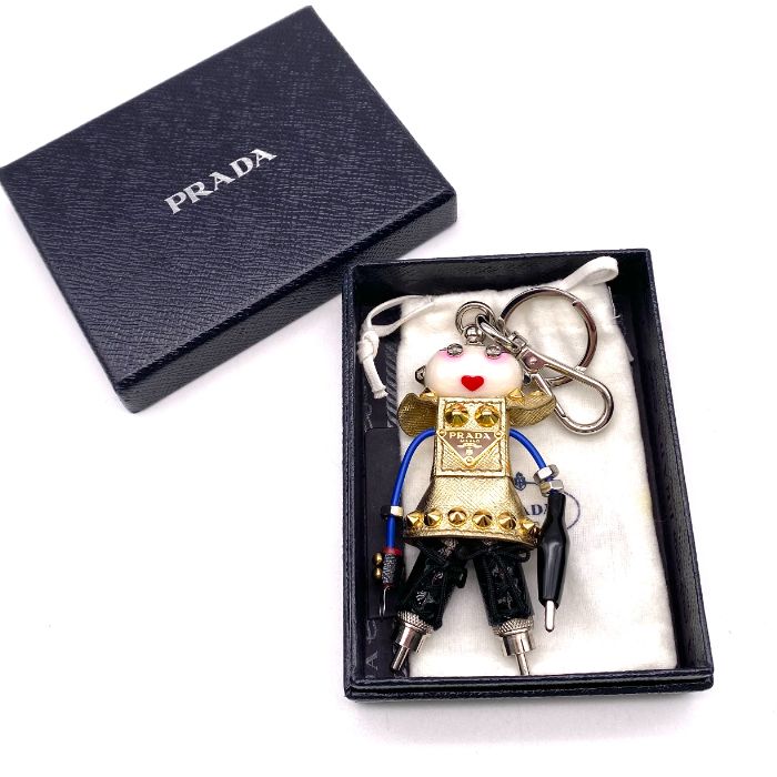 【中古】美品 PRADA プラダ ロゴ キーチャーム fY11345N 15,120円
