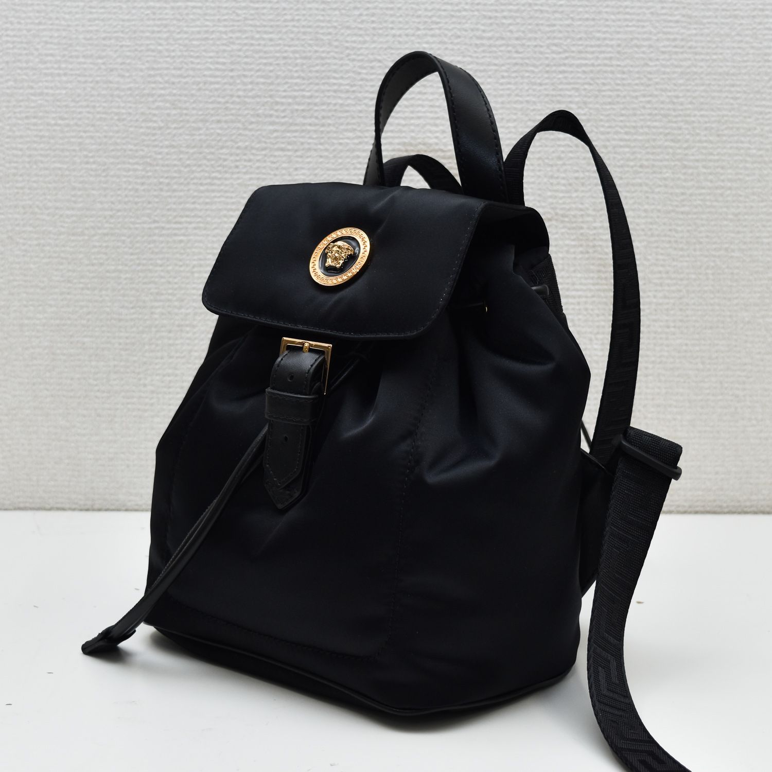 ヴェルサーチ バッグ レディース ミニ バックパック ファブリック ナイロン メデューサ ブラック VERSACE 1013792