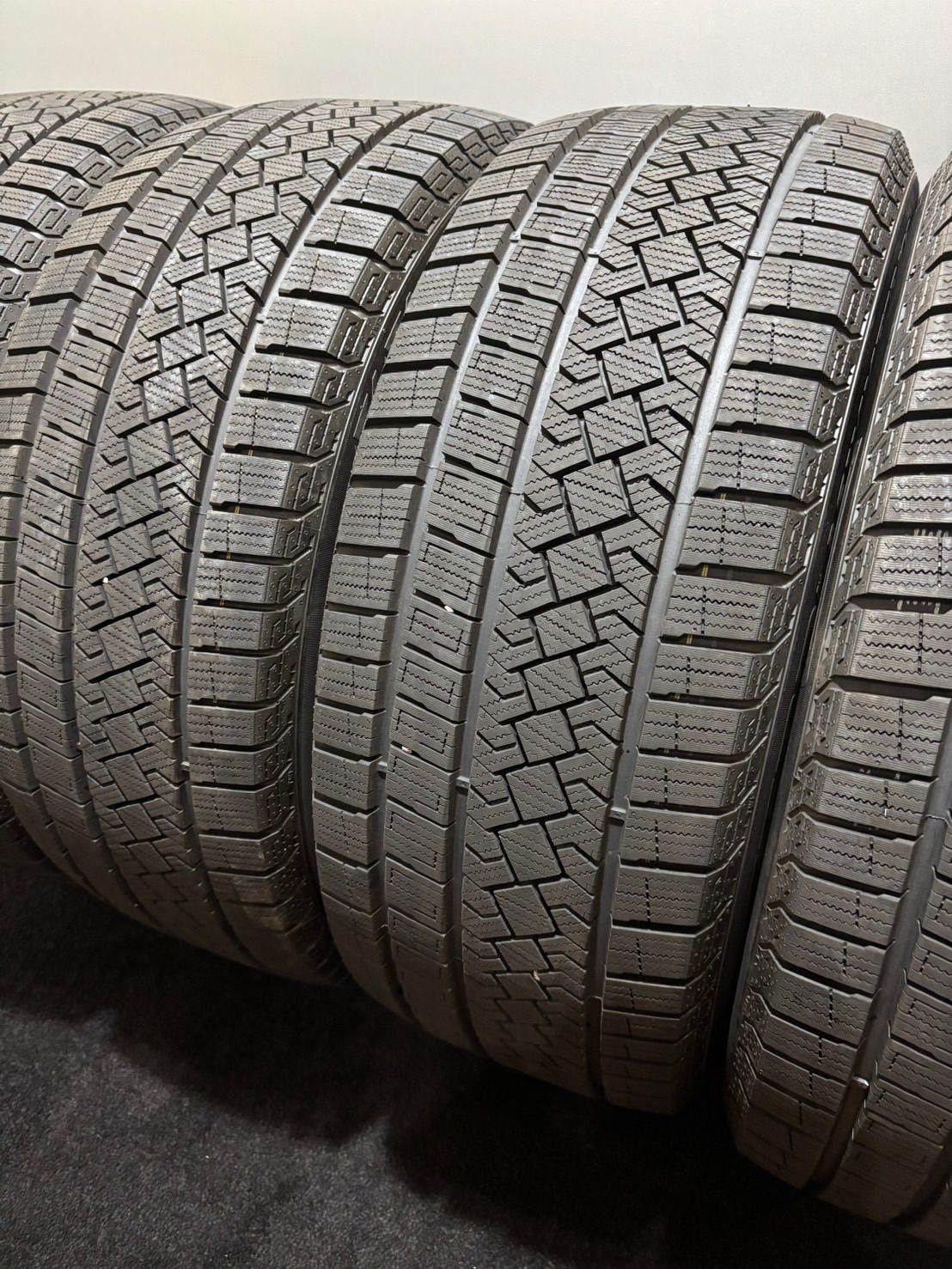 ★245/45R18 PIRELLI/ICE ZERO ASIMMETRICO 22年製 スタッドレス 4本 ベンツ Eクラス A6 (南8-M903)