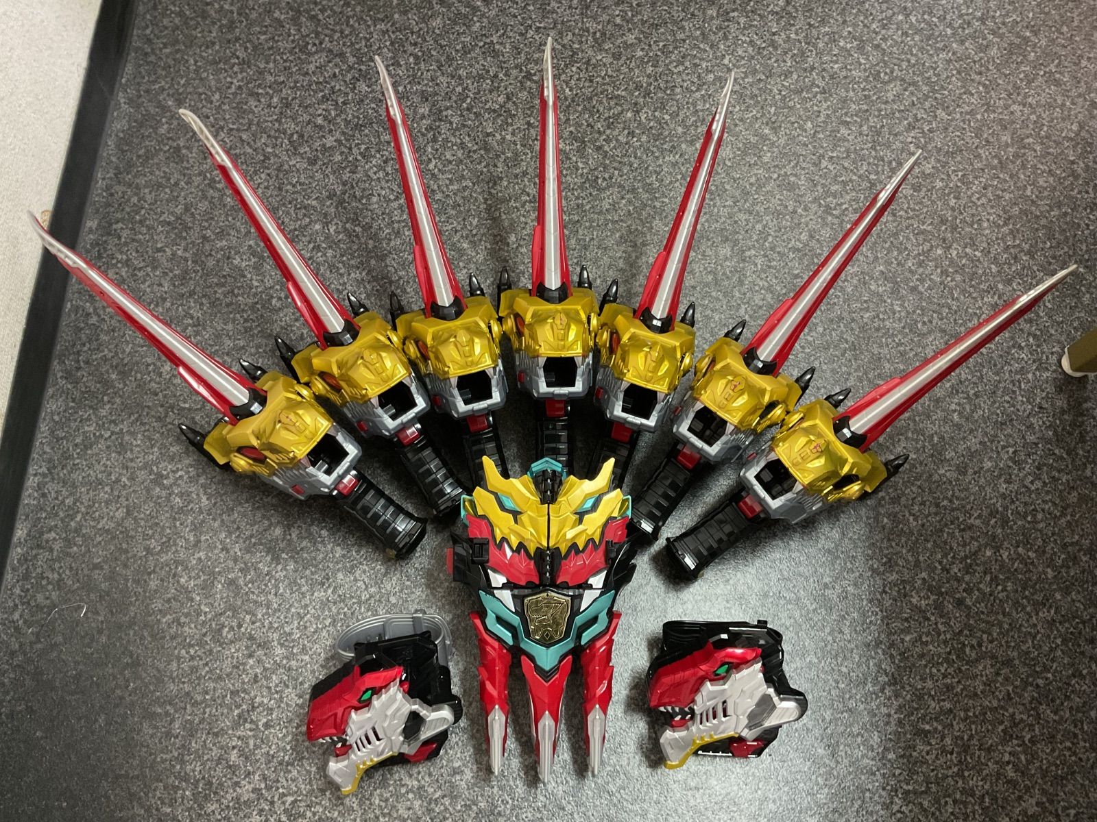 (gorogoro様専用)騎士竜戦隊リュウソウジャー　DXリュウソウケン7本&DXマックスリュウソウチェンジャー&DXリュウソウチェンジャー２個 7,385円