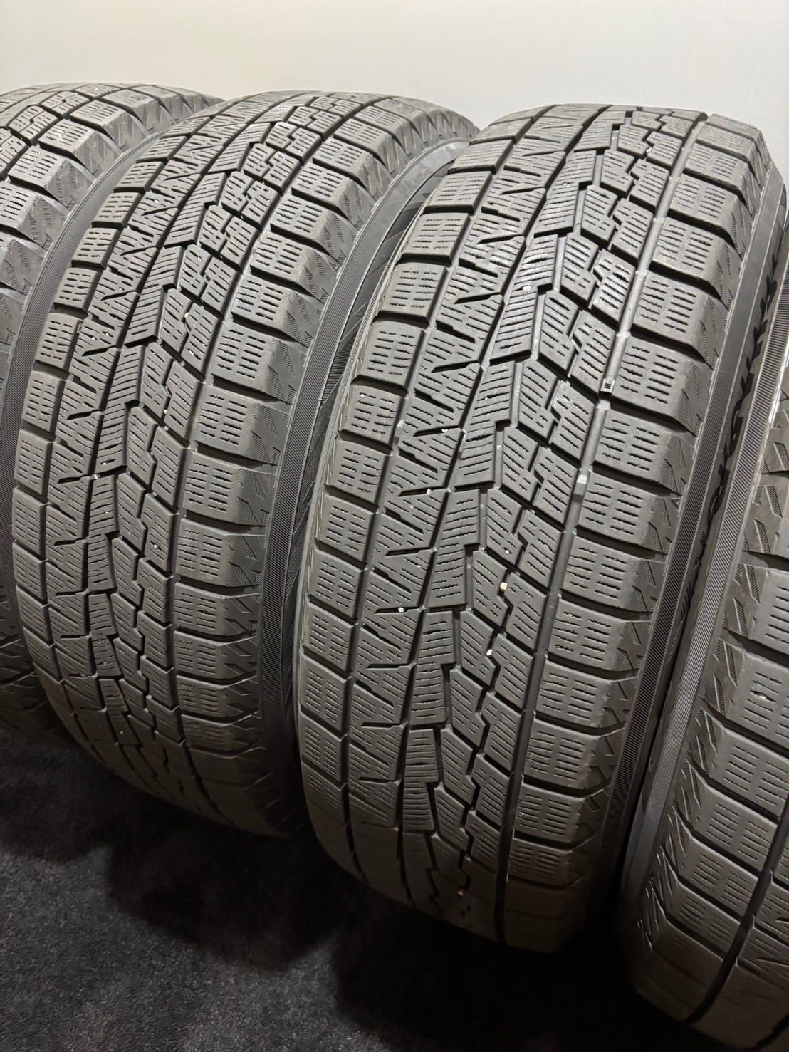 ★215/60R17 YOKOHAMA/ice GUARD iG70 21年製 スタッドレス 4本 ヨコハマ アイスガード エスティマ カローラクロス C-HR (4-M906) 15,120円