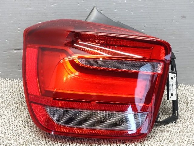 9849　BMW 1シリーズ 116i　F20　1A16　テールランプ左　テールライト左