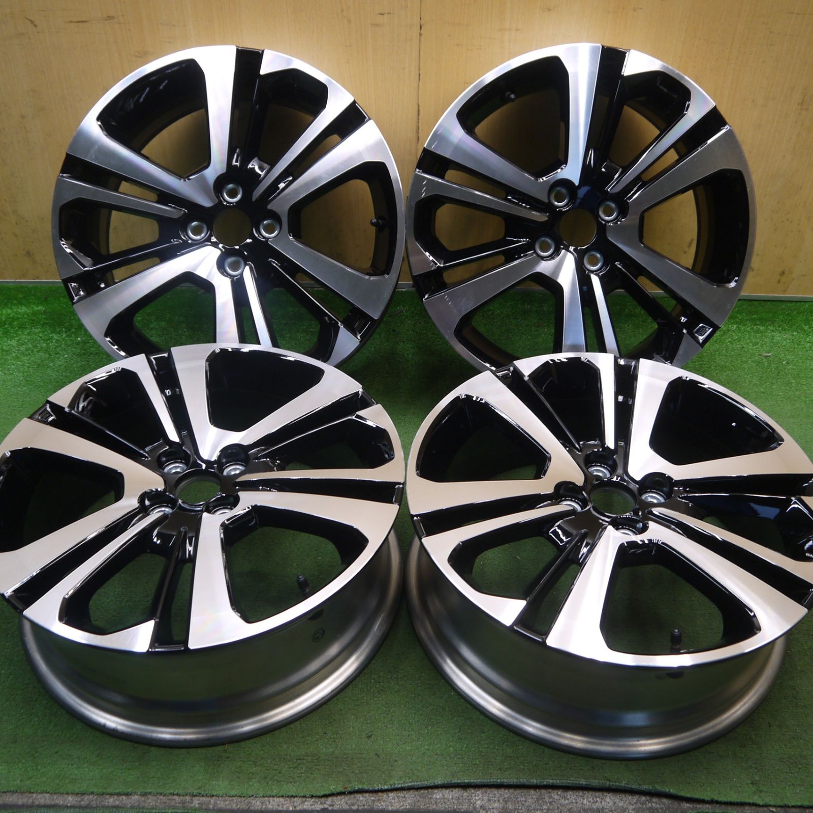 [送料無料] 新車外し★ダイハツ ロッキー トヨタ ライズ 純正 ホイール 17インチ 17×6J PCD100/4H★6072806Hホ
