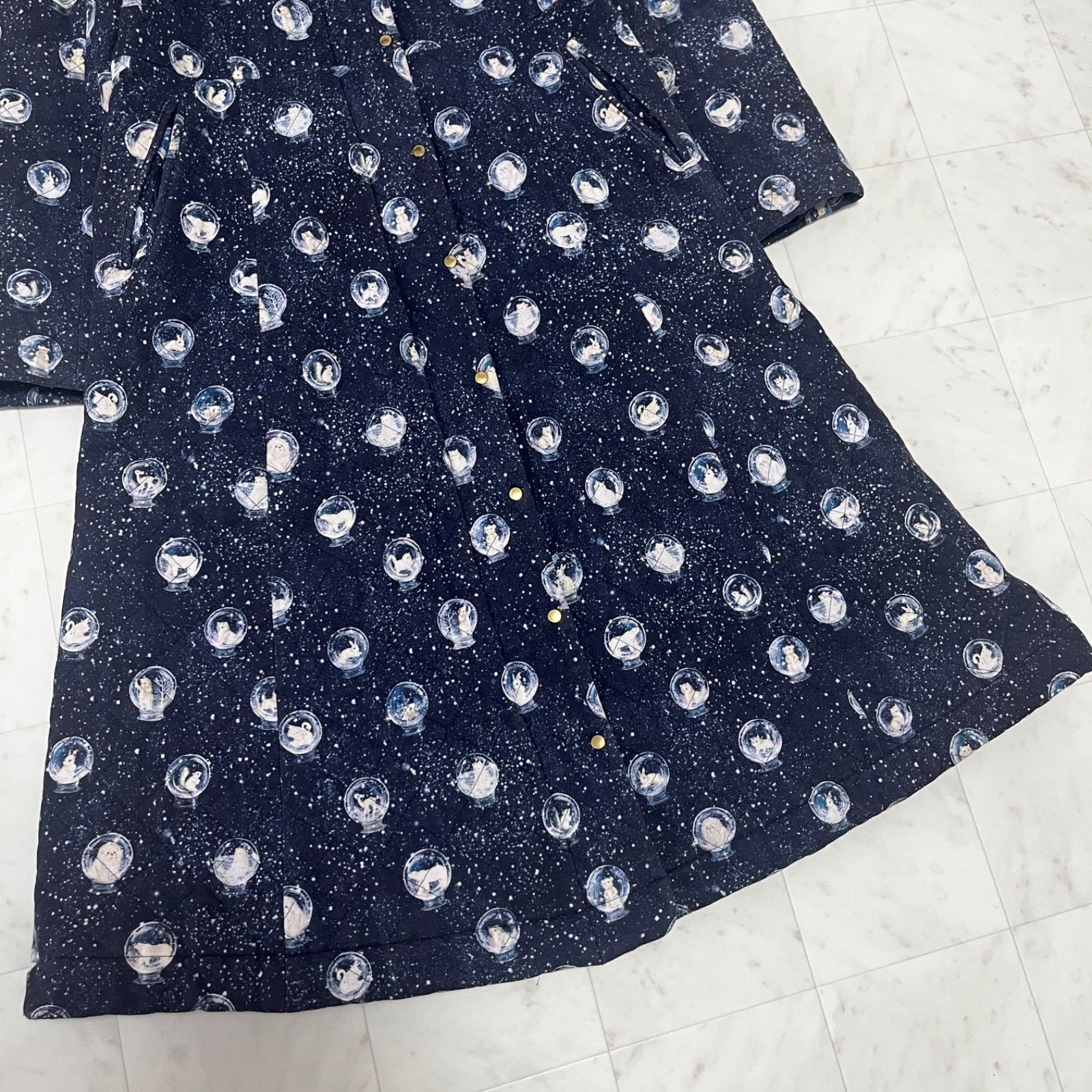 franche lippee フランシュリッペ スノードームキルトコート 裏ボア フード ロングコート 動物柄 総柄 ネイビー 紺 レディース サイズM