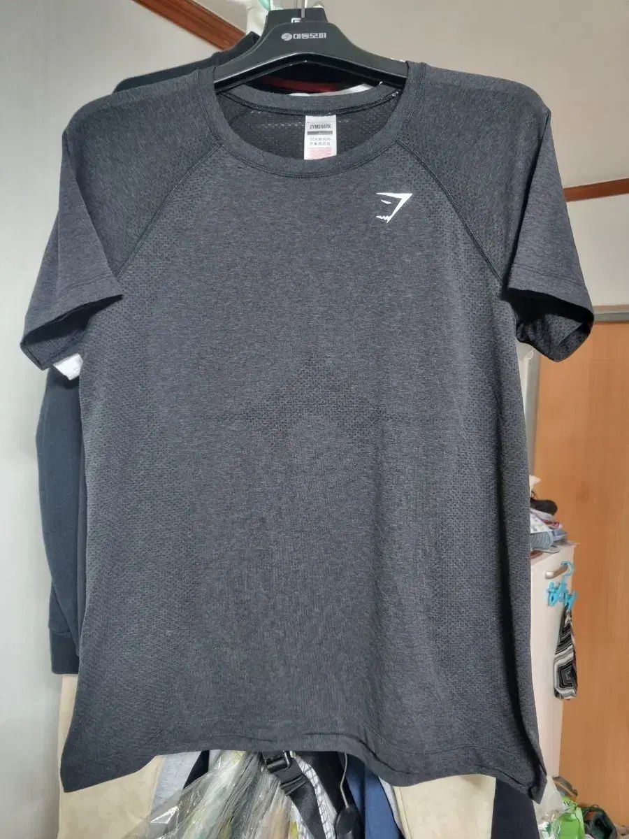(新品レベル)ジム シャーク 半袖Tシャツ チャコール L 100サイズ 8,897円