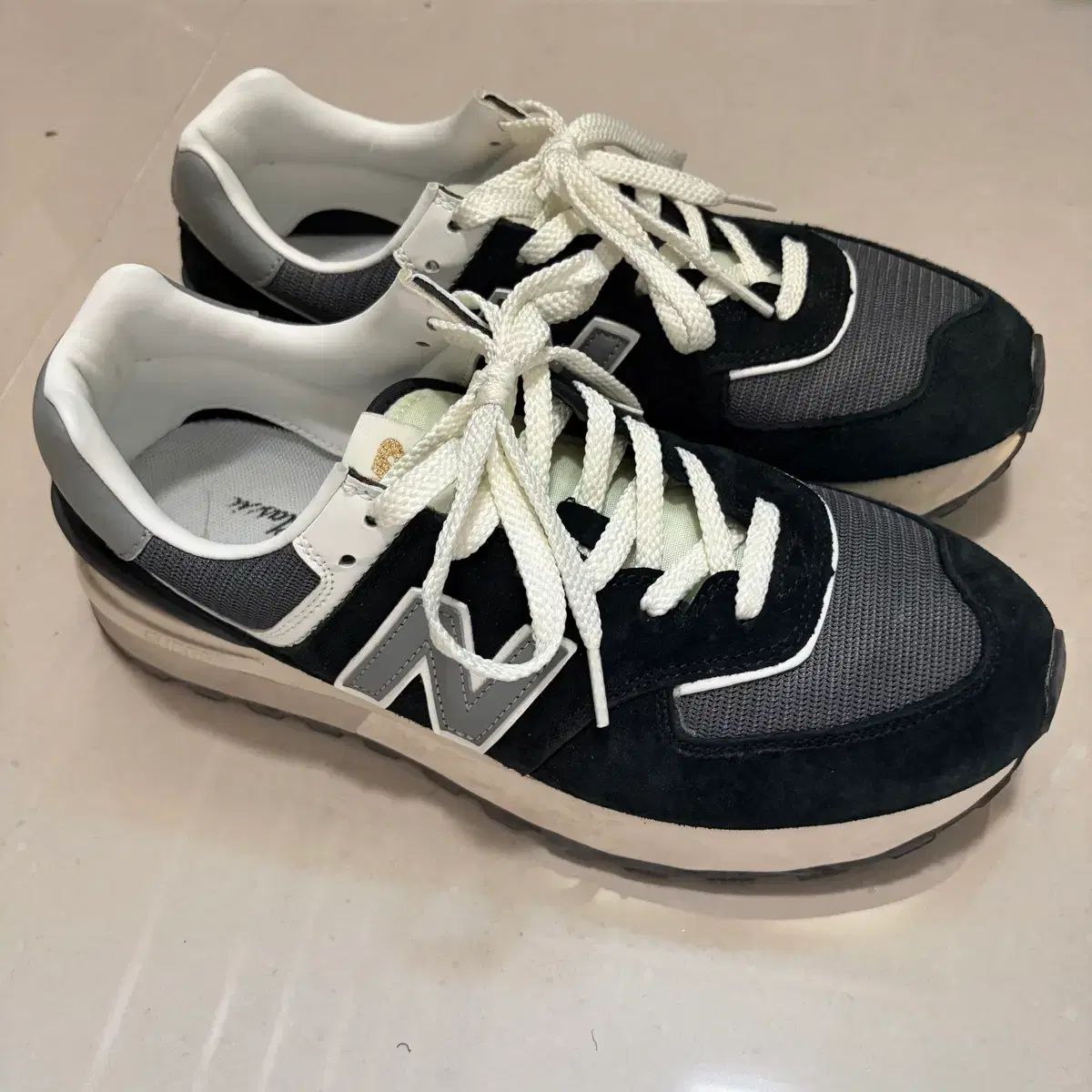 ニューバランス 574