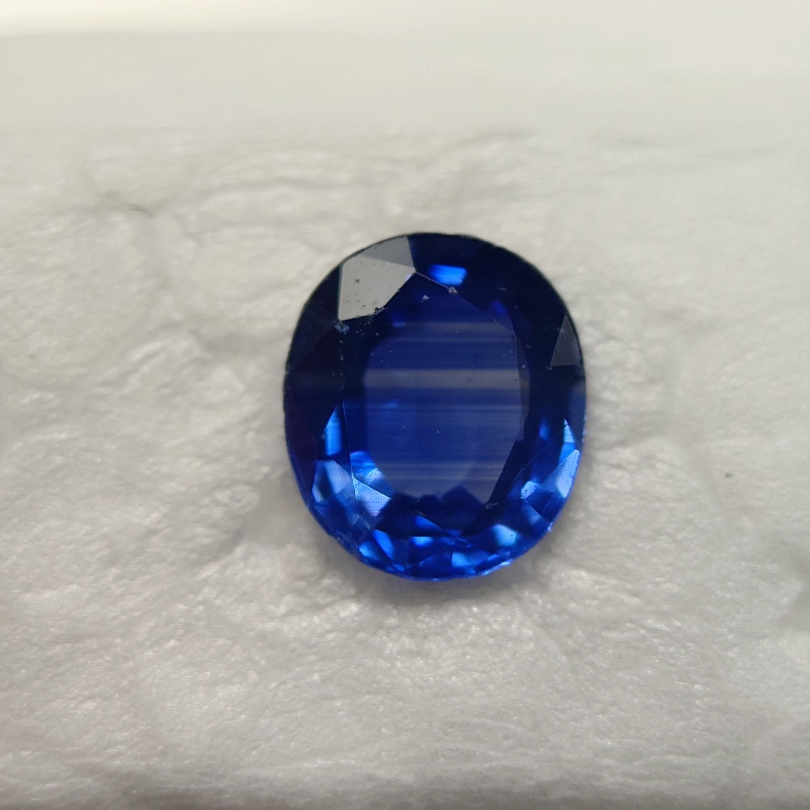 天然サファイア 0.60ct 約5.5mmｘ4.8mmｘ2.3ｍｍ ジュエリー外し s0039