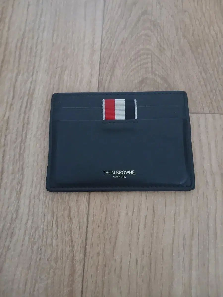 トム・ブラウン ブラック カードウォレット 19,949円
