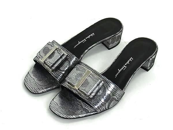 ■新品同様■ Salvatore Ferragamo フェラガモ キャンバス ミュール サンダル 表記サイズ 6 1/2(約23.5cm) 靴 シルバー系 HE0956