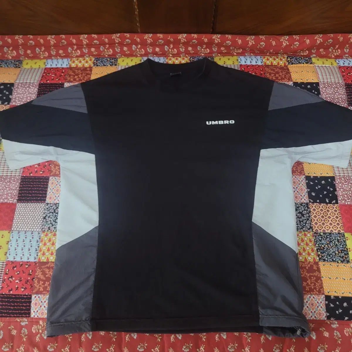 アンブロ ブラック ナイロン バイカラー 半袖Tシャツ