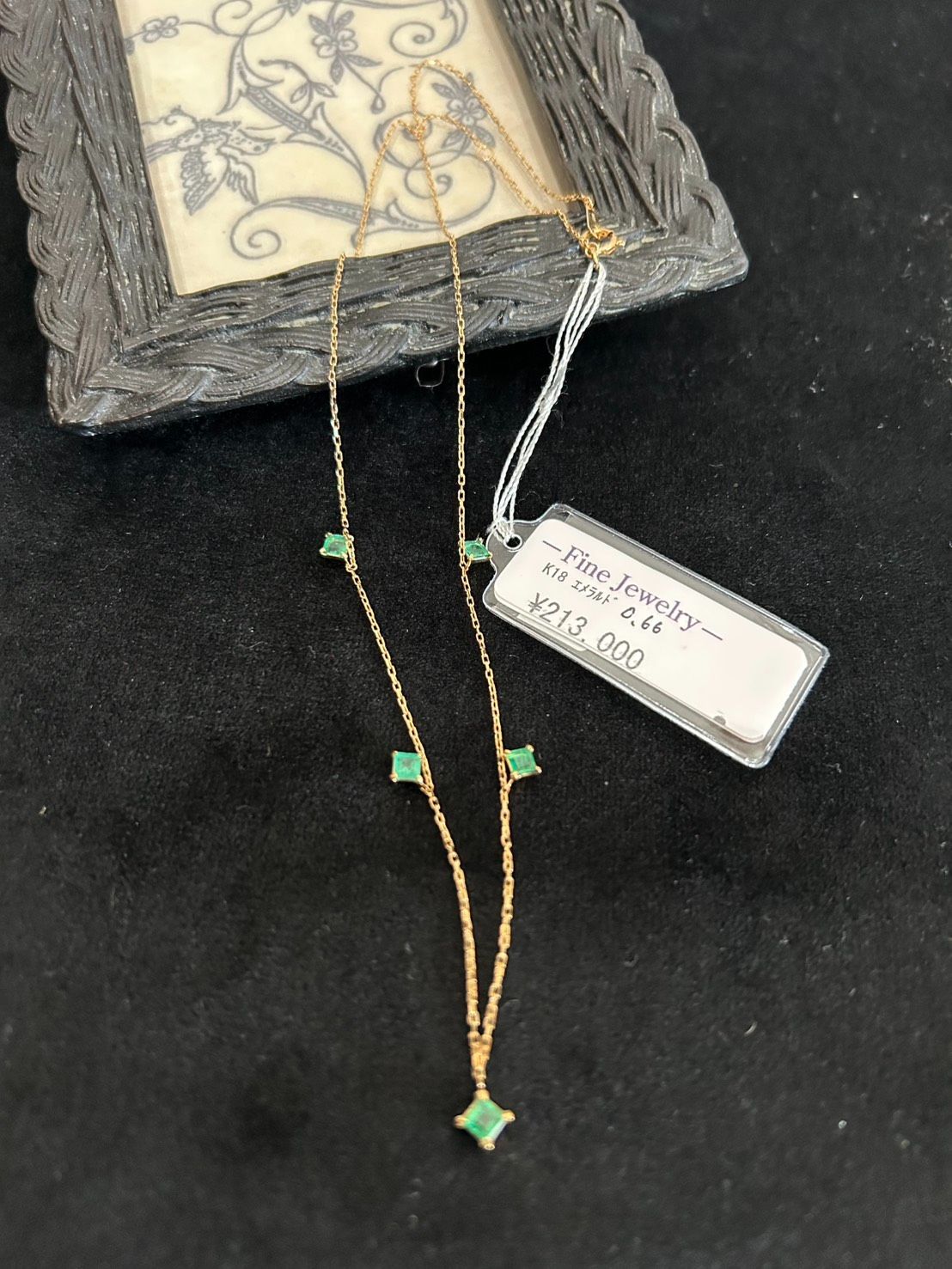 美品 K18 エメラルド 0.66ct ネックレス タグ込約2g 5石 ステーション