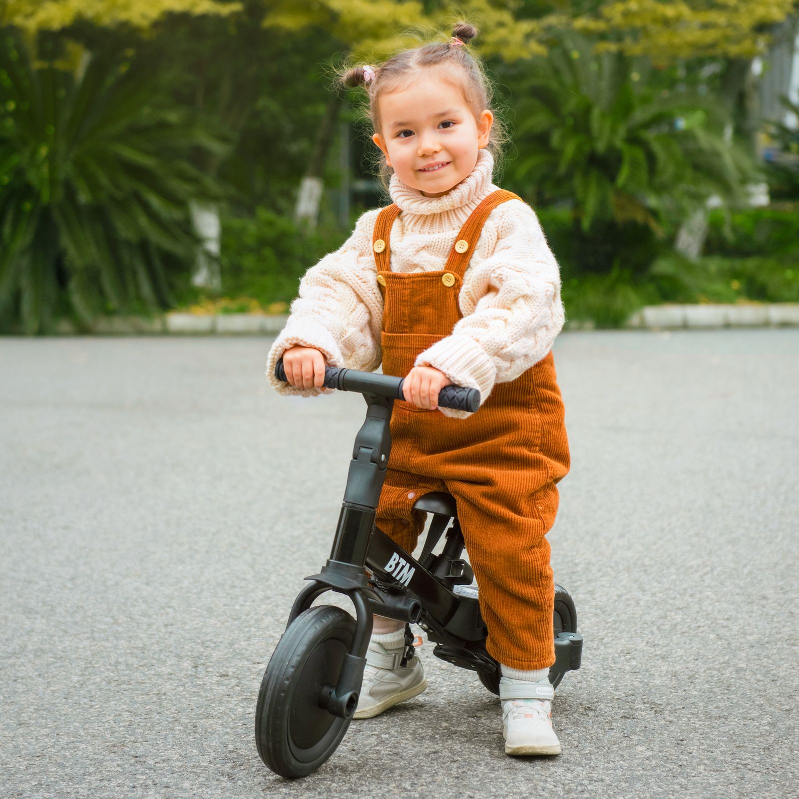 三輪車 足けりバイク 一台4役 ベビーカー 手押し棒付 ブラック 1-5歳