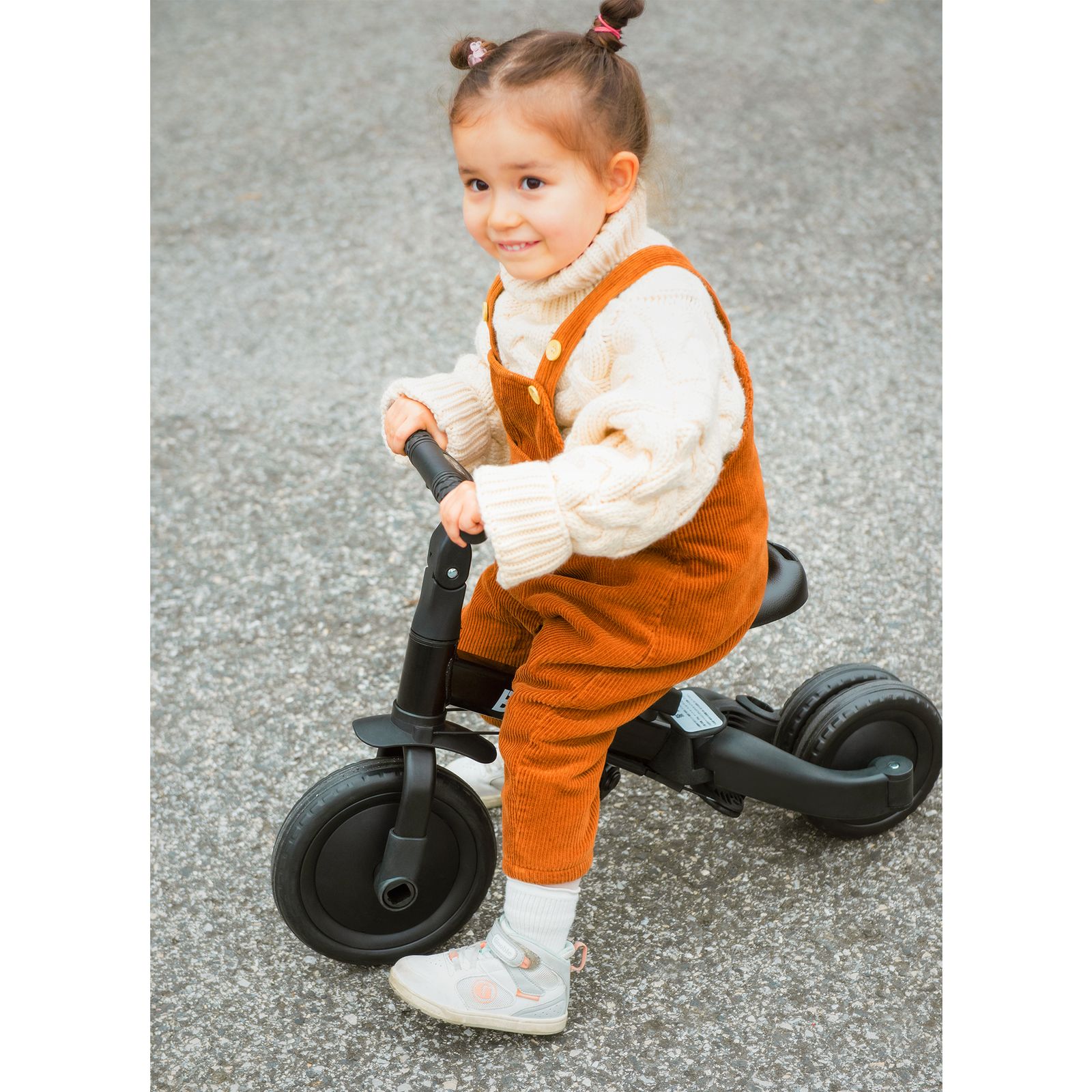 三輪車 足けりバイク 一台4役 ベビーカー 手押し棒付 ブラック 1-5歳